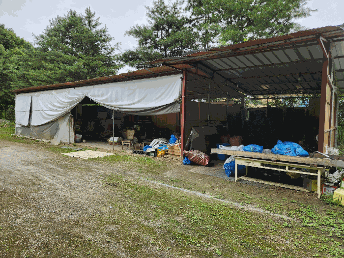 본건 기호(6) 지상의 제시외건물 ㉡