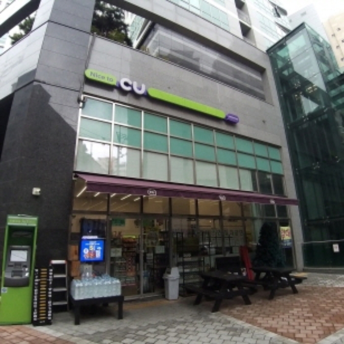 이 사건 부동산 (편의점)