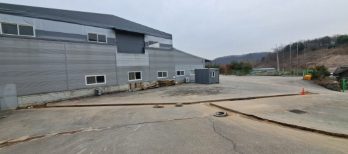 목록2 가동 공장 건물 전경