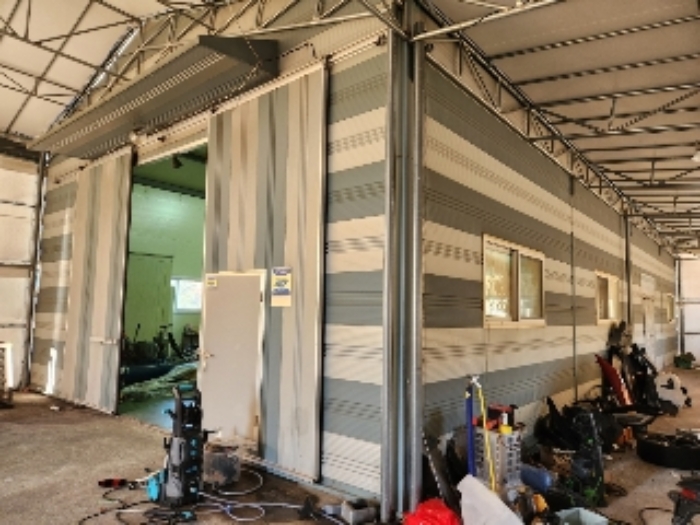 목록2 건물 및 제시외 건물(천막지붕) 전경