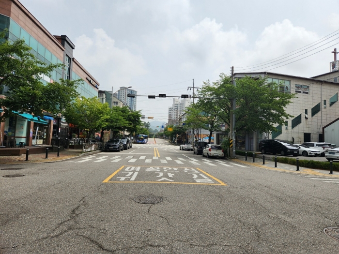 남동측 진입로 전경