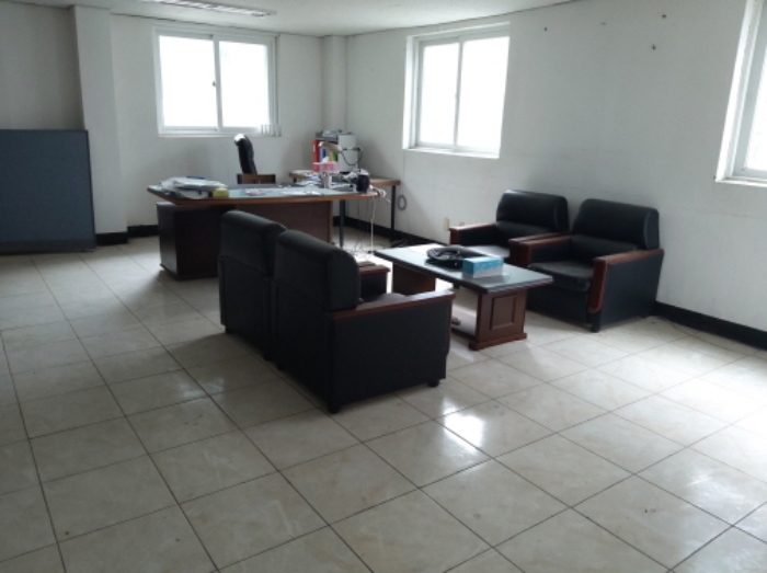 * 본건 목적물 부속건물 2층 내부 전경