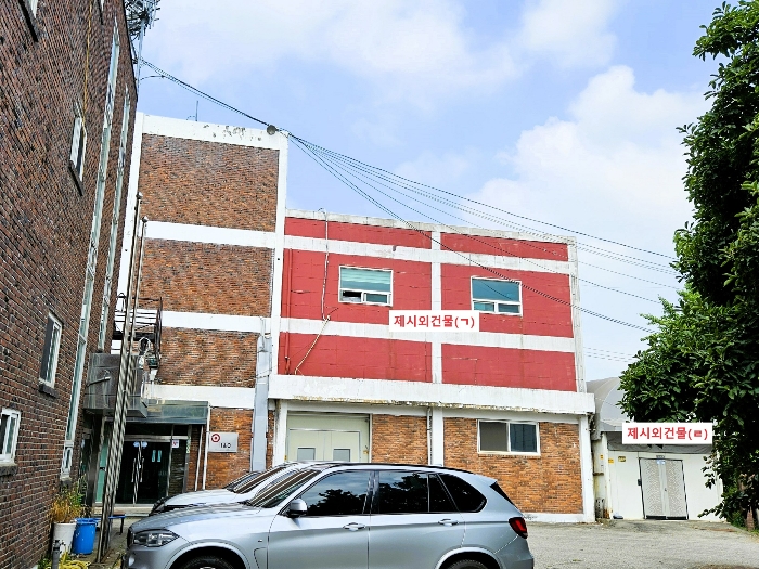 본건 및 제시외 건물