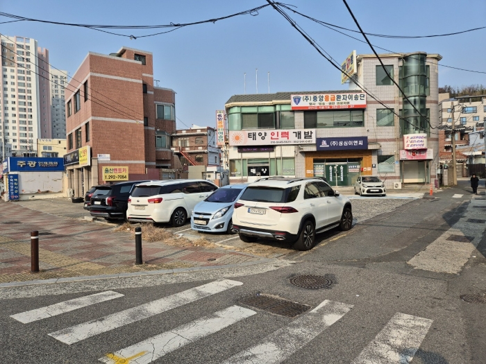 본건(남동측에서 북서측 방향)