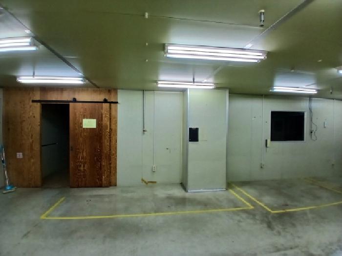 303호 칸막이 벽