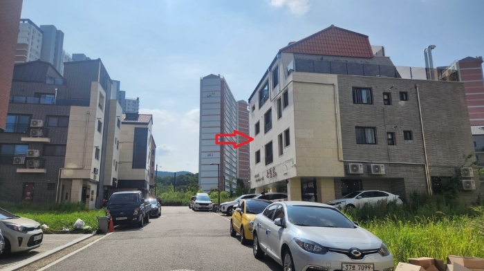 본건 전경_동측에서 촬영