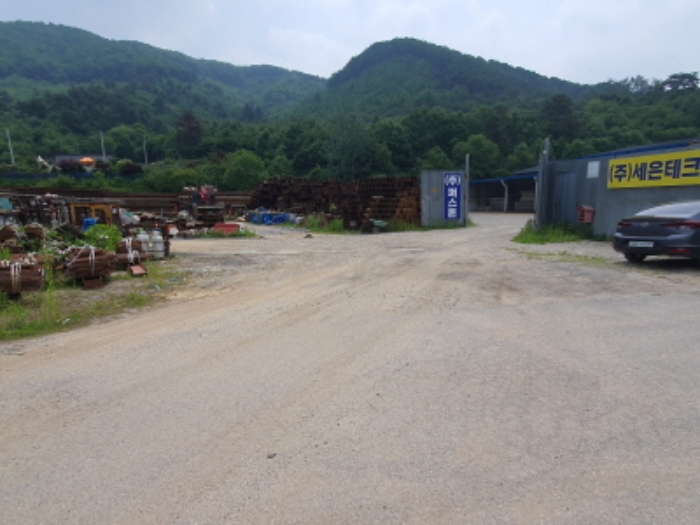 현장사진(토지,건물 전경, 건축자재 적재)