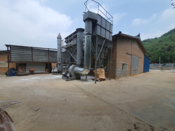 현장사진(토지,건물후면 전경)