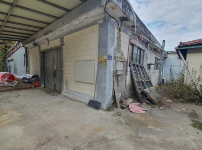 현장사진[목동 97-5(진토길 21번길 6-8) 건물 측면] 