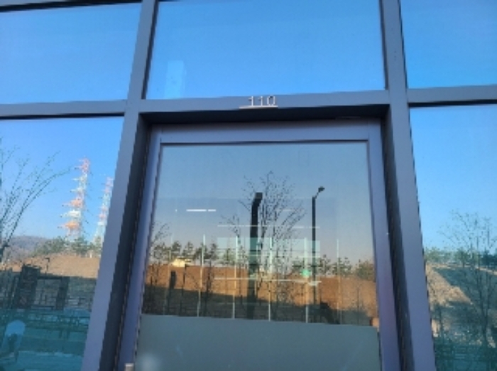 110호(상가외부) 출입문