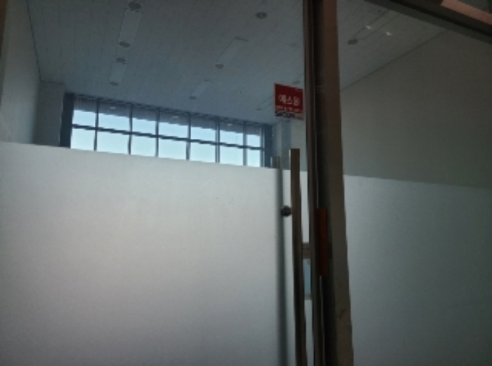 110호(상가내부) 출입문