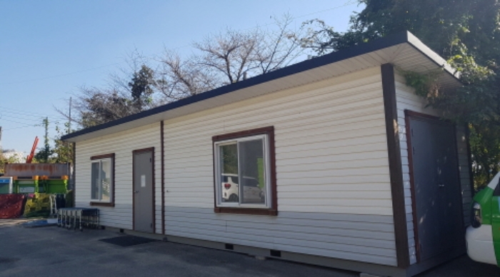 * 목록4. 및 지상 제시외 컨테이너박스 전경