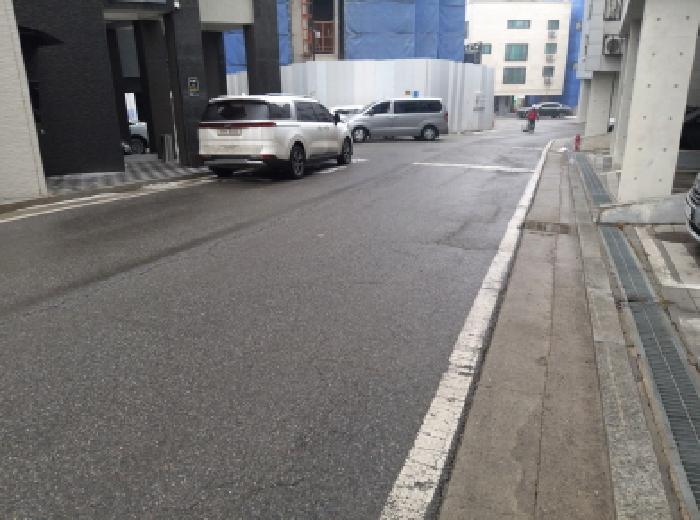 * 본건 목적물 5. 도로 전경