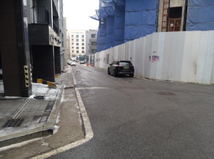 * 본건 목적물 5. 도로 전경