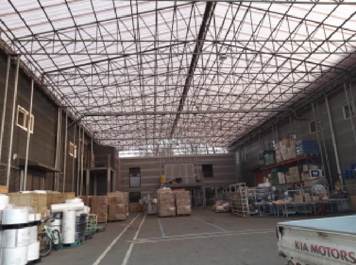 * 본건 목적물 4. 지상 천막지붕 차양시설 전경