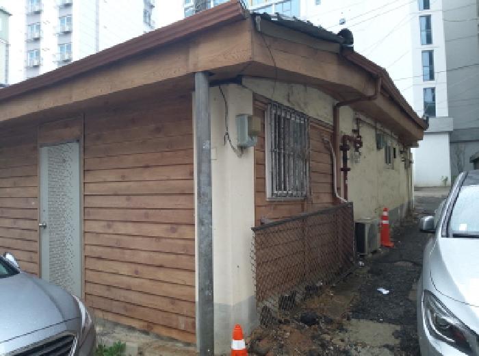 * 본건 목적물 2. 지상 제시외건물 전경