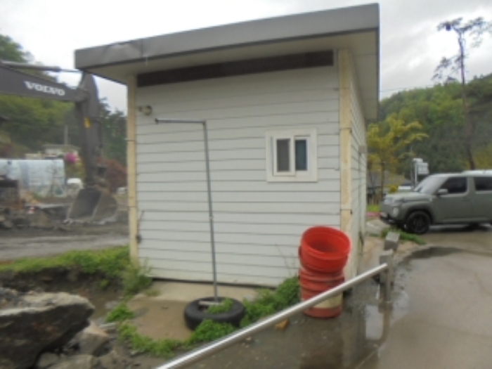 목적물 4번에 이동식 판넬조 판넬지붕 창고