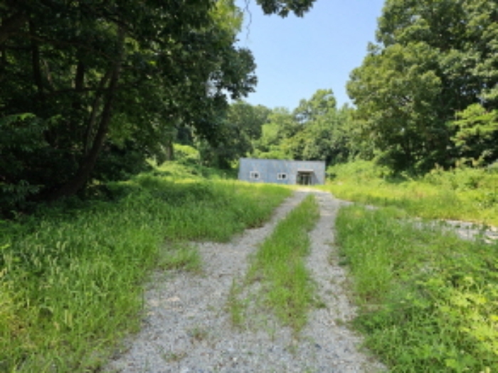 목적물 1, 목적물 내 제시외 조립식판넬조단층사무실