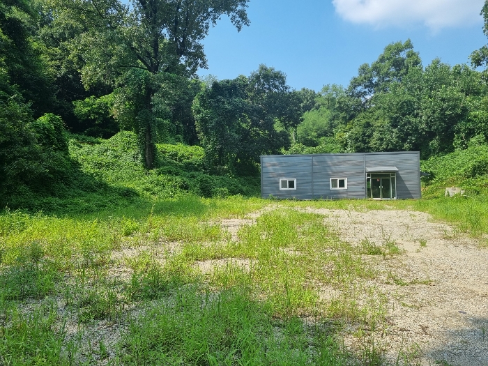 기호1 전경 및 동 지상 제시외 건물(평가제외)