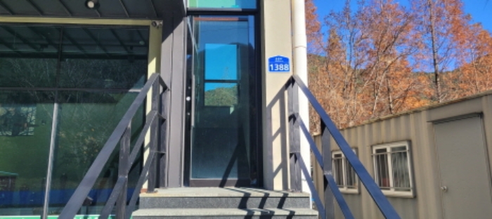 2층 출입구 전경