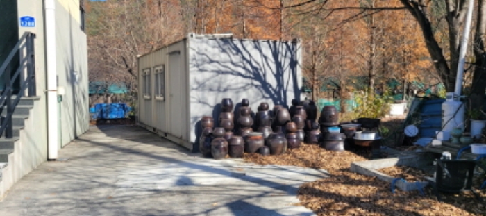 지상 제시외 컨테이너 창고 사진