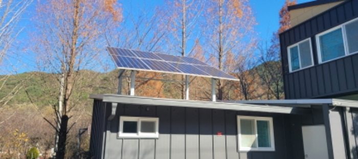 제시외 1층 지붕 위 태양광패널 사진