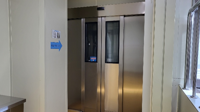 기계기구 6) 전자동 에어샤워기