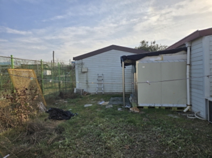 한방로 269
지상 건물