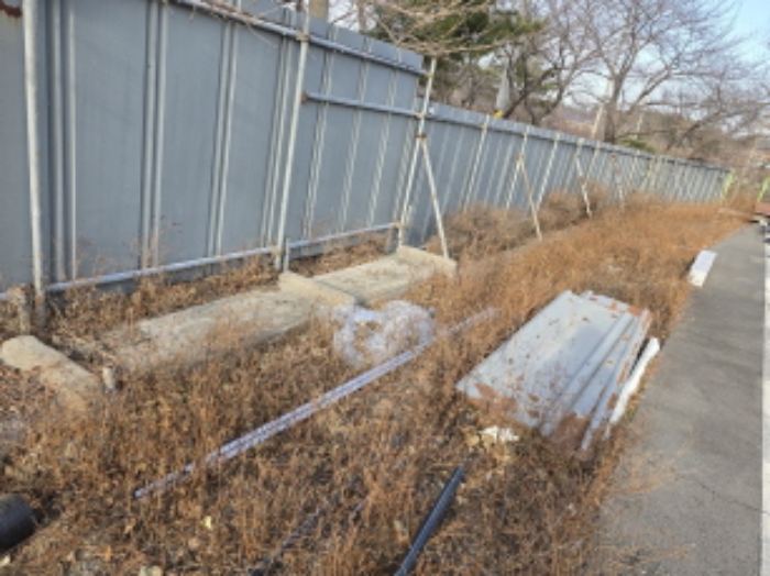 작산동 67-2
배수로