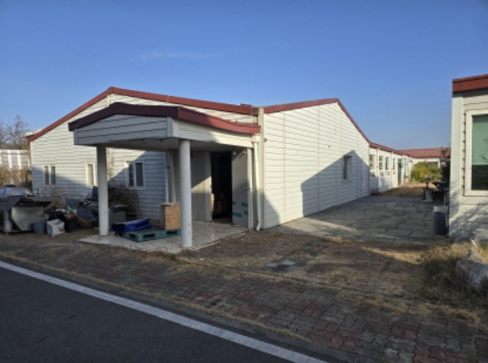 한방로 269
지상 건물