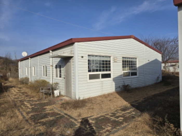 한방로 269
지상 건물