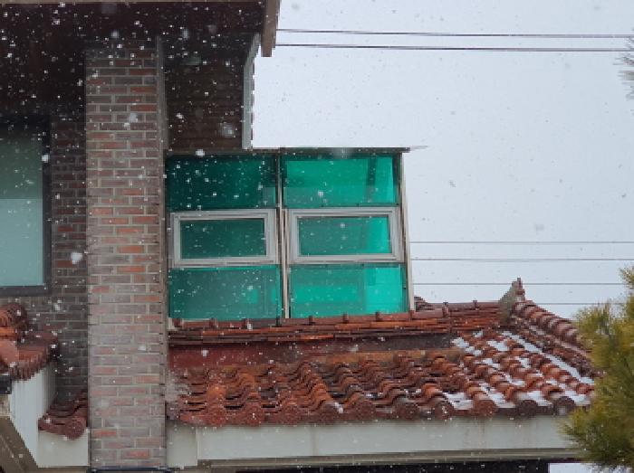 제시외 건물(차양, 2층)전경