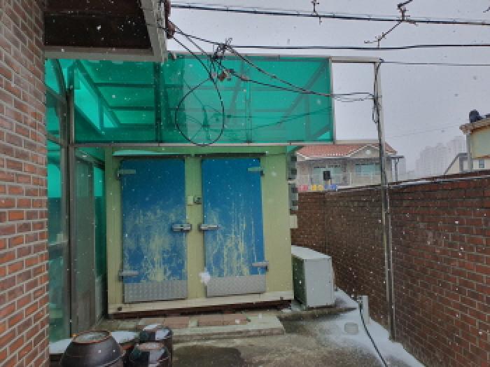 제시외 건물(차양)전경