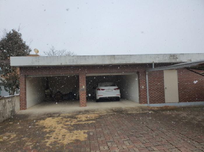 제시외 건물(차고 및 창고)전경