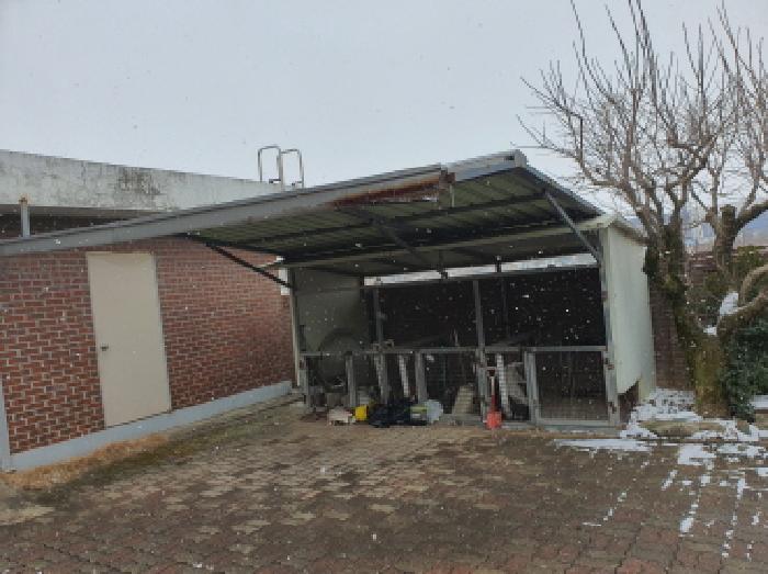 제시외 건물(차양)전경