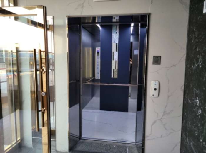 본건 엘리베이터 전경사진