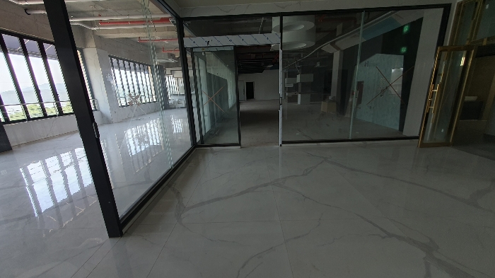 【 본건 - 지1층 】