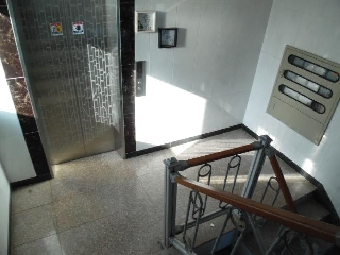 목록3. 1층 계단, 엘리베이터 전경