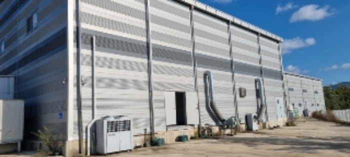 장수 장계 송천 937,937-2 경매물건1,2번(현,공장용지) 및 경매물건4번 중 2층 공장 측면 사진