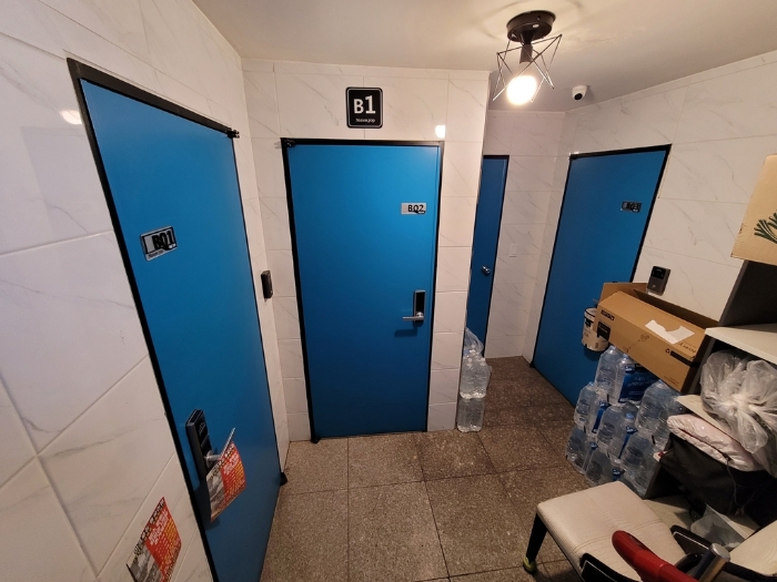 지하1층 출입구