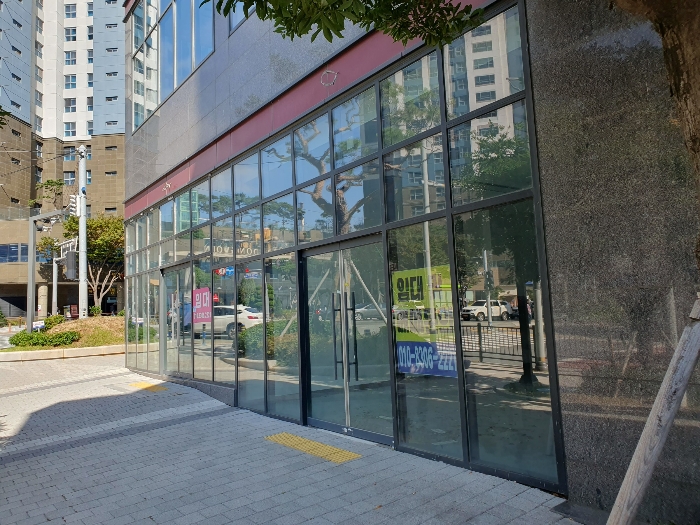 본건 - 근경(남서측에서 촬영)