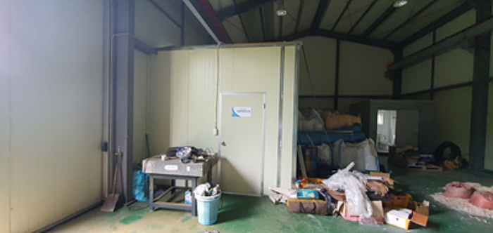 기호 5 제시 건물내 제시외 건물(연구실)