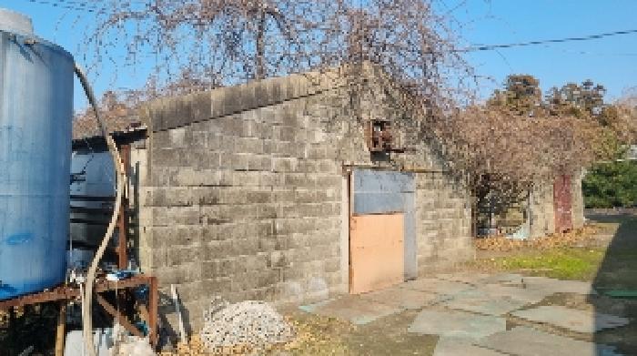 소재지2(함와로 135-26) 제시 부속건물 돈사