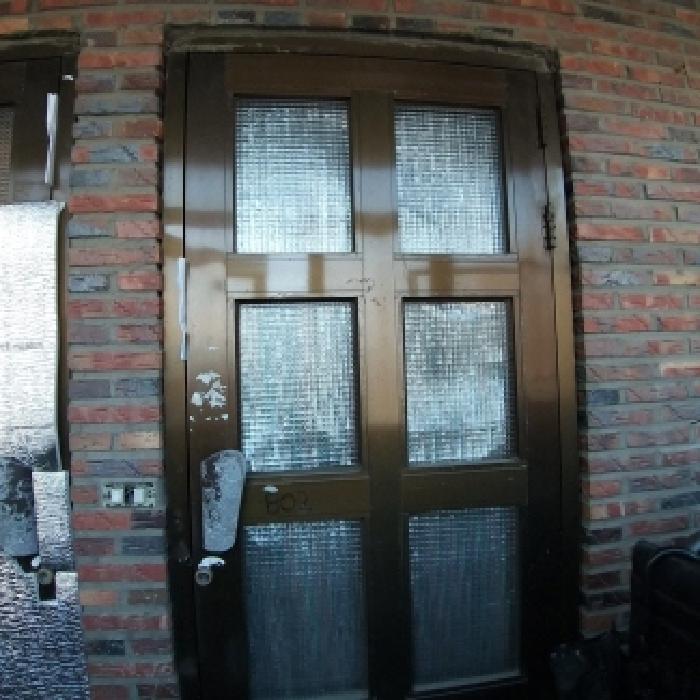 B02호 세대 출입문