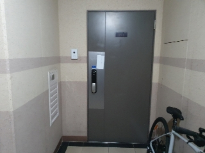 세대 출입문1