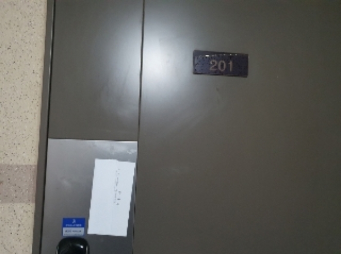 세대 출입문2