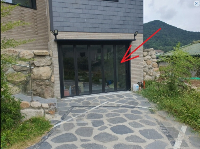 본건 기호3(가)건물 지1층 일부전경