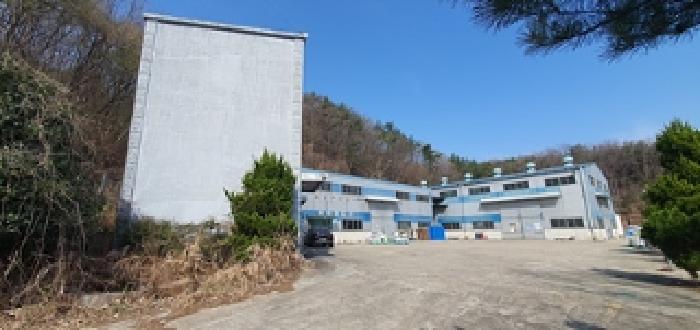 기호1 토지 및 기호2 제시 건물 전경