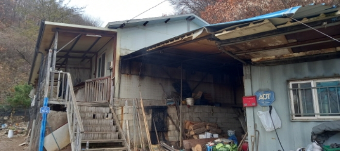 본건 토지에 소재하는 주택 등