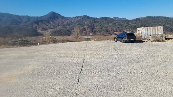 [본건 토지 남측 인접도로 전경]